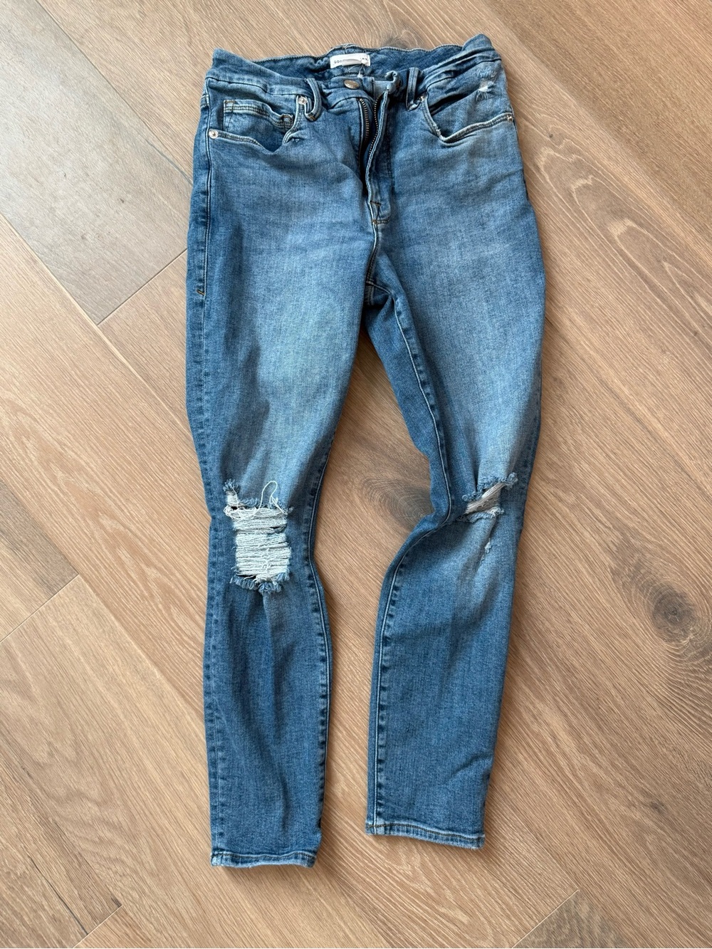 GOOD AMERICAN Women’s Distressed cropped Jeans size 27